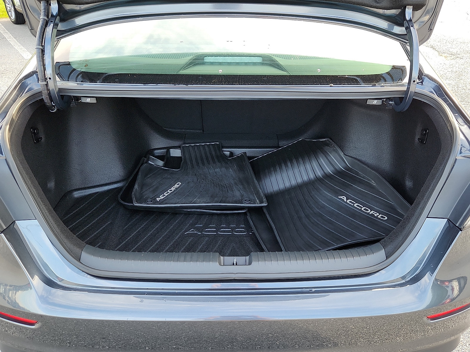 Used 2023 Honda Accord EX image 29