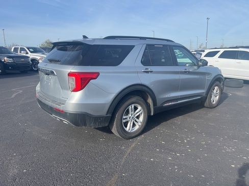 Used 2023 Ford Explorer XLT w/ Equipment Group 202A image 5