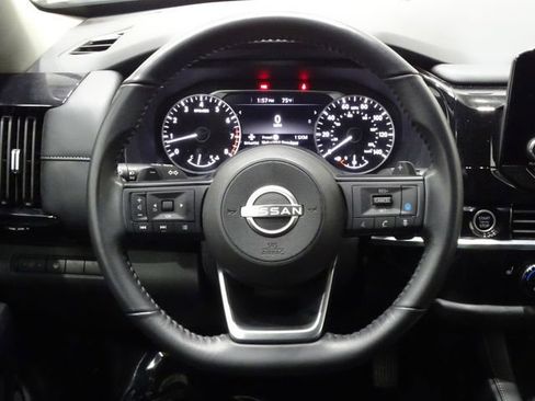 Used 2024 Nissan Pathfinder SV AWD/4WD image 23