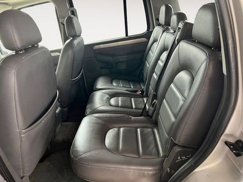 Used 2003 Ford Explorer XLT image 11