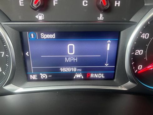 Used 2020 Chevrolet Equinox LT FWD image 22