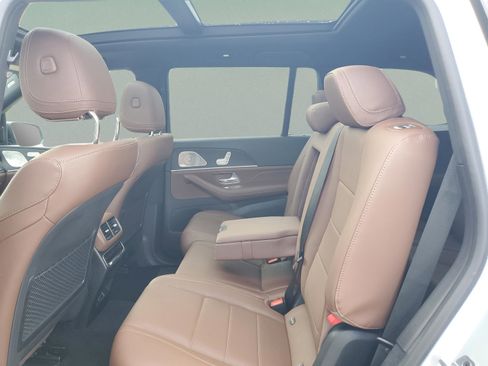 Certified 2025 Mercedes-Benz GLS 450 4MATIC image 6