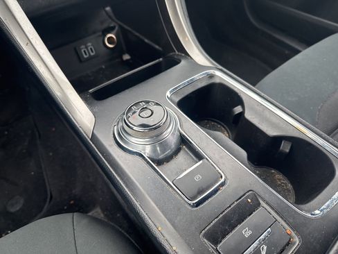 Used 2019 Ford Fusion SE image 22