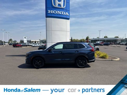 Used 2025 Honda CR-V Sport Touring image 3