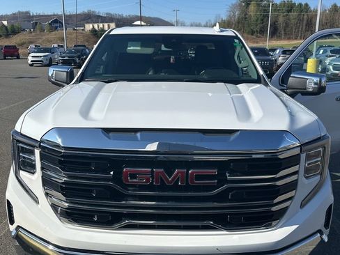 Used 2024 GMC Sierra 1500 SLT image 2