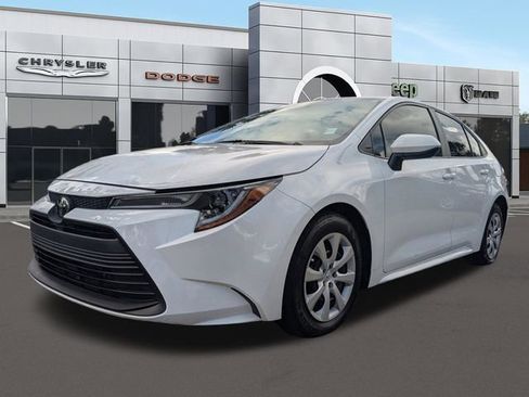 Used 2024 Toyota Corolla LE image 9