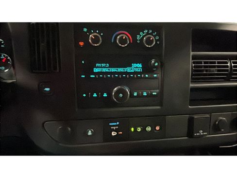 Used 2018 Chevrolet Express 3500 LT w/ LT Preferred Equipment Group RWD image 12