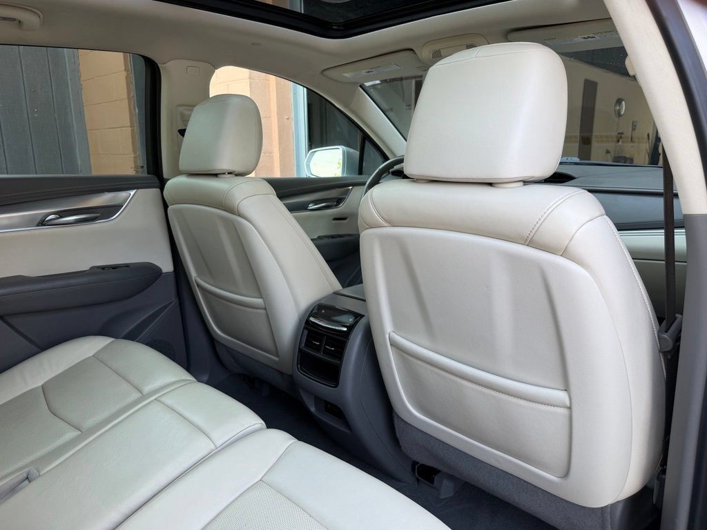 Used 2020 Cadillac XT5 Premium Luxury AWD/4WD image 22