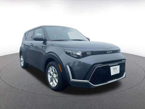 Used 2025 Kia Soul LX w/ LX Technology Package image 3