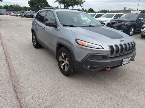 Used 2014 Jeep Cherokee Trailhawk w/ Comfort/Convenience Group AWD/4WD image 1