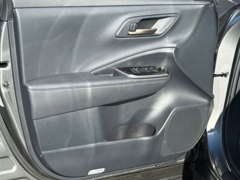 Used 2025 Toyota Crown XLE image 21