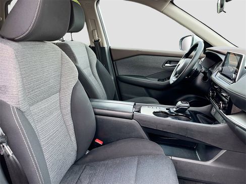 Used 2021 Nissan Rogue SV image 26