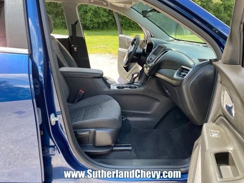 Used 2022 Chevrolet Equinox LT FWD image 16
