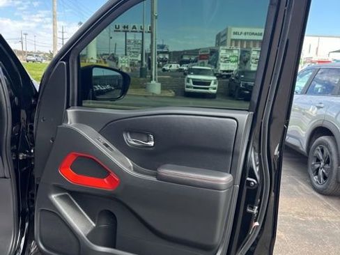 Used 2025 Nissan Frontier PRO-4X w/ Pro Convenience Package AWD/4WD image 17