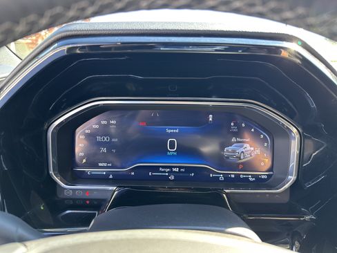 Used 2024 Chevrolet Silverado 1500 High Country w/ High Country Premium Package image 21