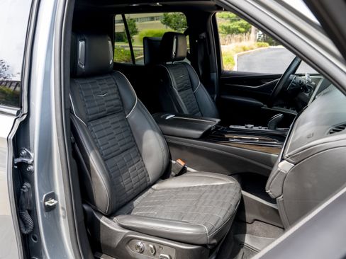 Used 2023 Cadillac Escalade V AWD/4WD image 20