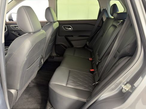 Certified 2023 Nissan Rogue Platinum w/ Platinum Premium Package AWD/4WD image 7