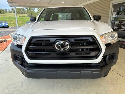 Used 2019 Toyota Tacoma SR AWD/4WD image 10