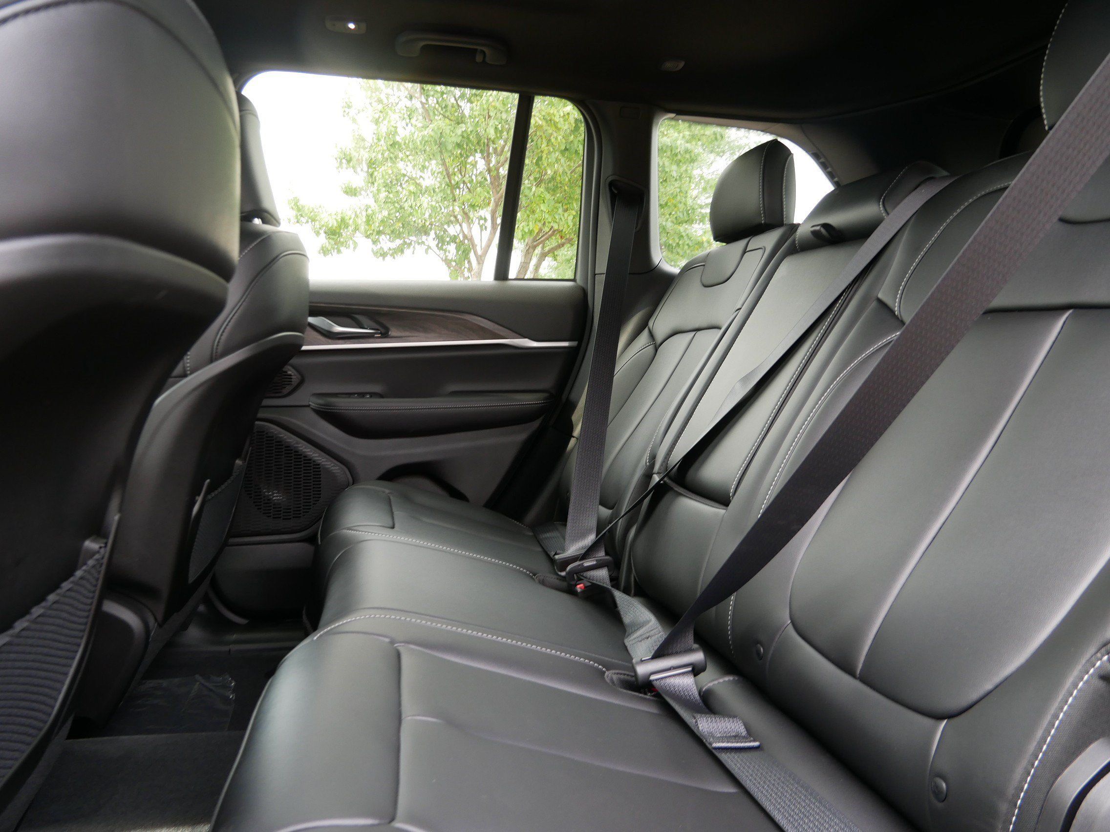 New 2027 Jeep Grand Cherokee Limited AWD/4WD image 10