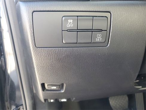 Used 2018 MAZDA MAZDA3 Grand Touring image 9