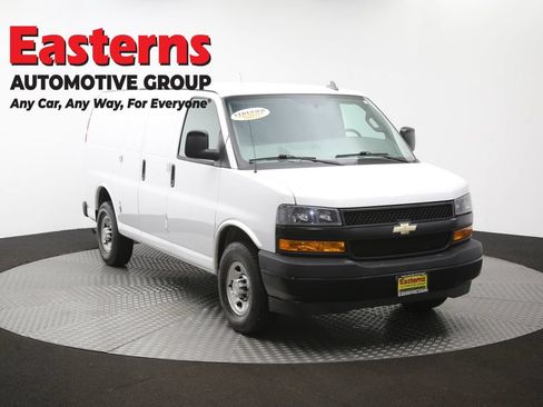 Used 2021 Chevrolet Express 2500 RWD image 47