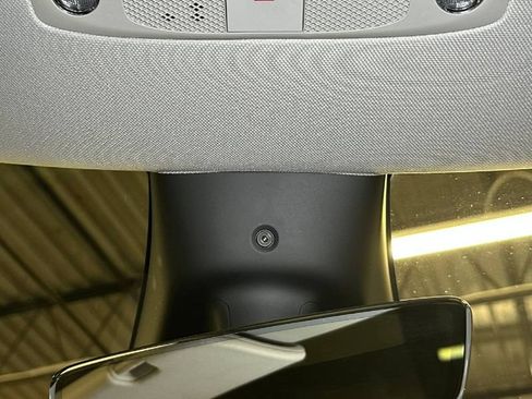 Used 2024 Tesla Model Y Long Range RWD image 37