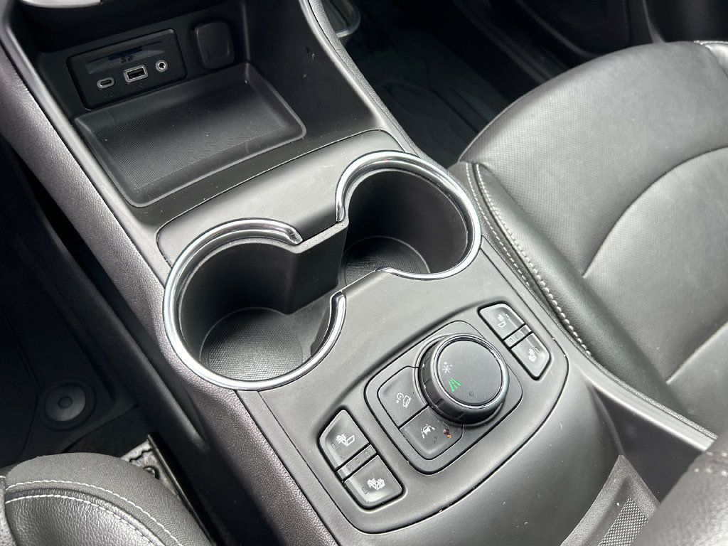 Certified 2023 GMC Terrain SLT FWD image 28