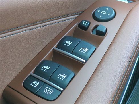 Used 2026 BMW X7 M60i image 24