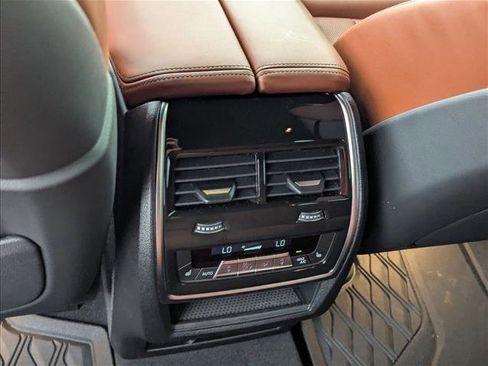 Used 2026 BMW X5 sDrive40i w/ Executive Package RWD image 15
