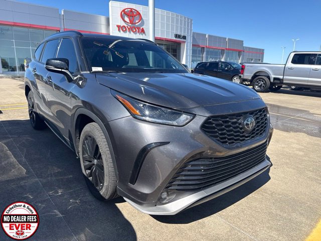 Used 2023 Toyota Highlander XSE FWD image 12