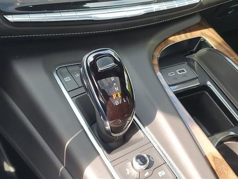 Certified 2024 Cadillac Escalade Premium Luxury Platinum image 33