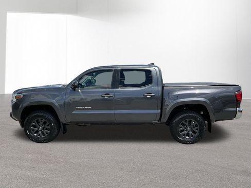 Used 2021 Toyota Tacoma SR5 AWD/4WD image 6