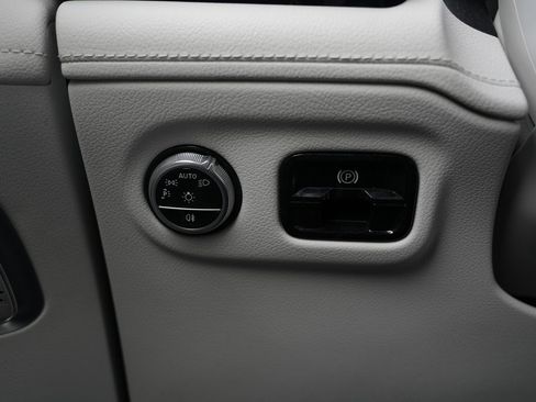 Used 2023 Mercedes-Benz EQE 500 4MATIC SUV image 52