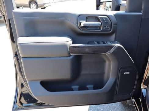 Used 2021 Chevrolet Silverado 2500 LTZ w/ LTZ Plus Package image 14