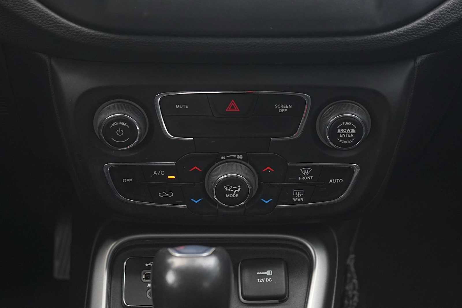 Used 2021 Jeep Compass Latitude w/ Convenience Group FWD image 22