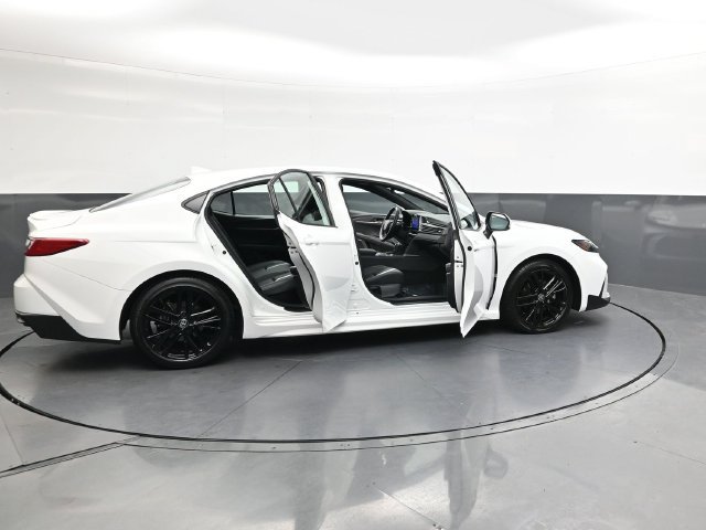 Used 2025 Toyota Camry SE FWD image 40