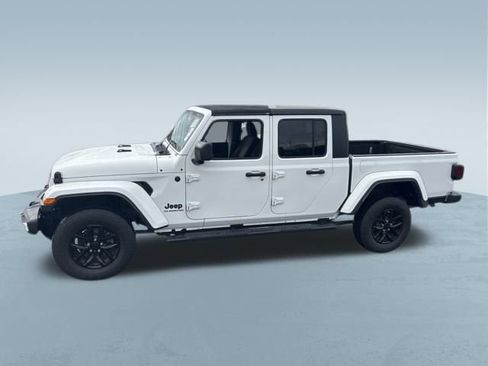 Used 2022 Jeep Gladiator Sport image 4
