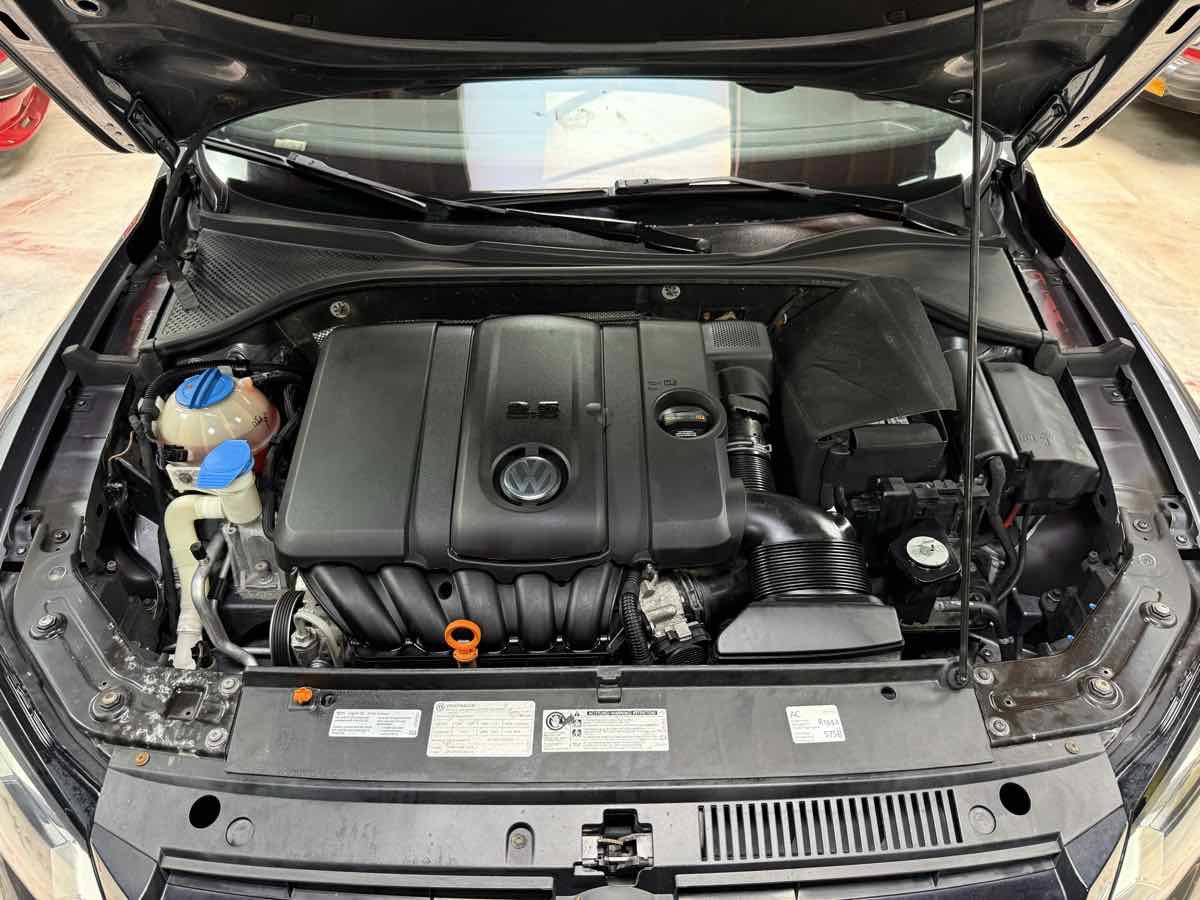 Used 2013 Volkswagen Passat 2.5 SE FWD image 33