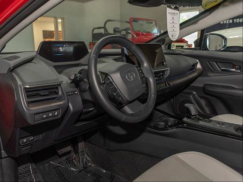 Used 2024 Toyota Prius Limited w/ Limited Premium Package FWD image 10