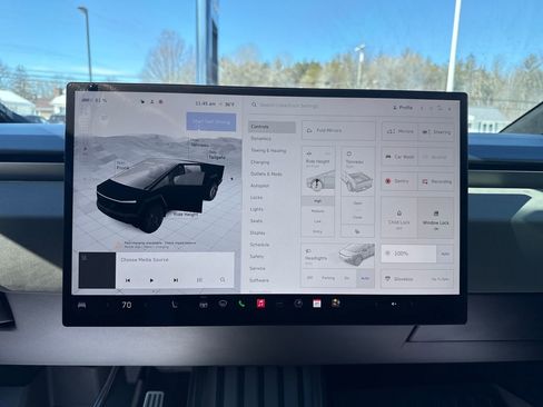 Used 2024 Tesla Cybertruck AWD Crew Cab image 9