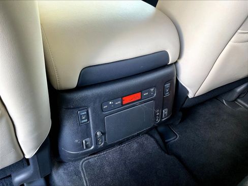 Used 2020 Nissan Armada Platinum w/ Captain's Chairs Package AWD/4WD image 10