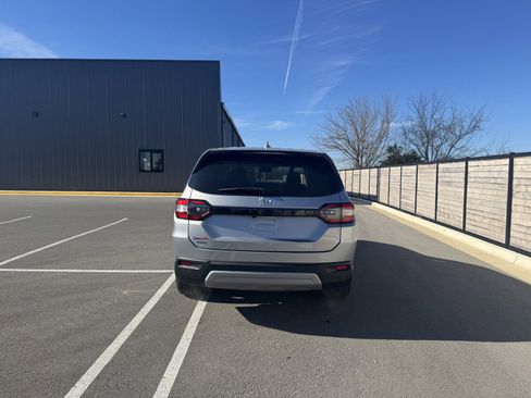 Used 2025 Honda Pilot EX-L image 4