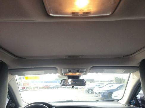 Used 2018 Toyota Corolla SE image 14