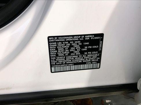 Used 2023 Volkswagen Atlas Cross Sport SEL R-Line AWD/4WD image 32