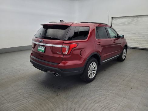 Used 2018 Ford Explorer XLT image 9