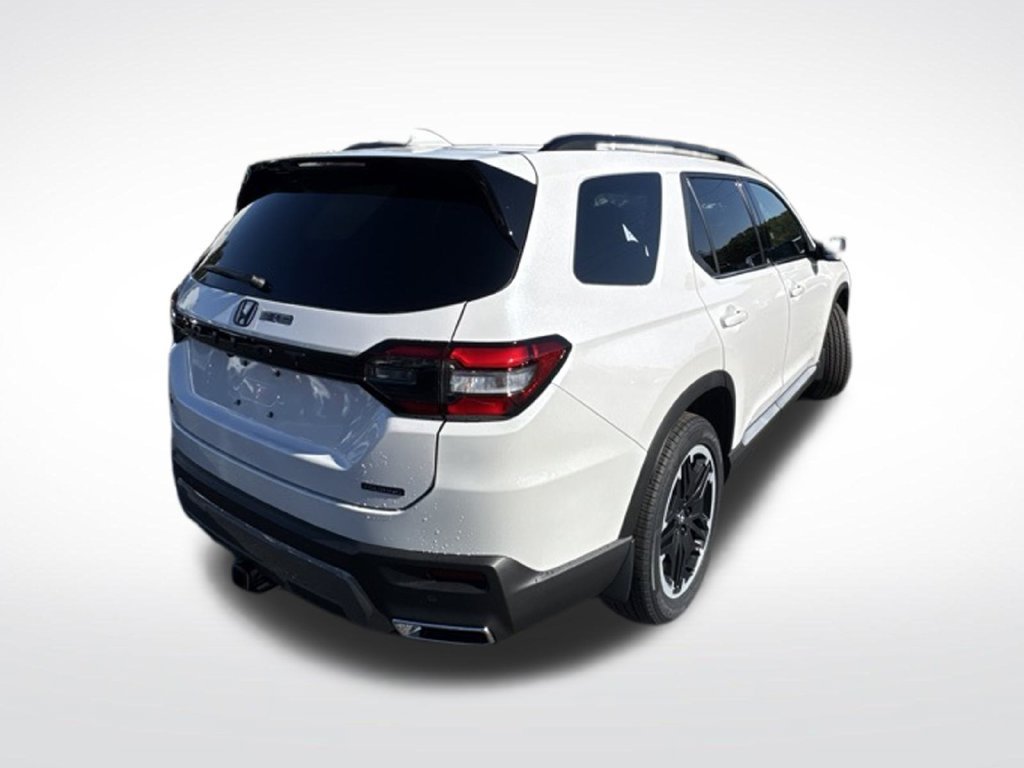 New 2026 Honda Pilot Touring image 7