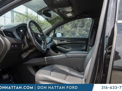 Used 2023 Buick Enclave Essence AWD/4WD image 3