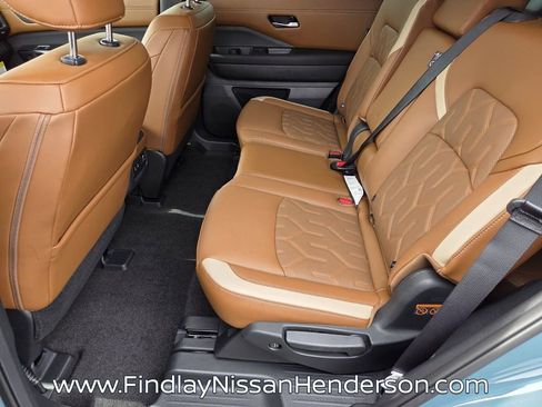 New 2026 Nissan Pathfinder Platinum image 8