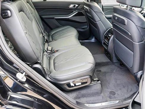 Used 2025 BMW X7 M60i AWD/4WD image 26