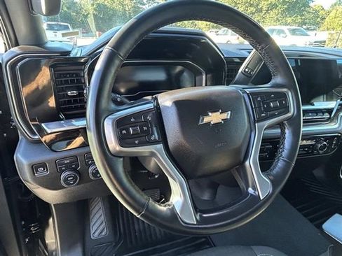 Used 2025 Chevrolet Silverado 1500 LT AWD/4WD image 10